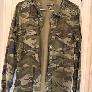 Hot Topic Camouflage Shirt Jacket